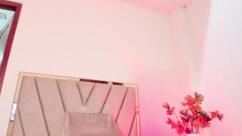 Nora Da Silva online show from December 6, 2024, 12:45 am