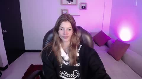 Snapshot of nora_vennucci chatting on December 13, 2024, 8:58 pm Nora online show from December 13, 2024, 8:58 pm