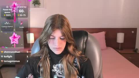 Snapshot of nora_vennucci chatting on December 28, 2024, 2:32 pm Nora online show from December 28, 2024, 2:32 pm
