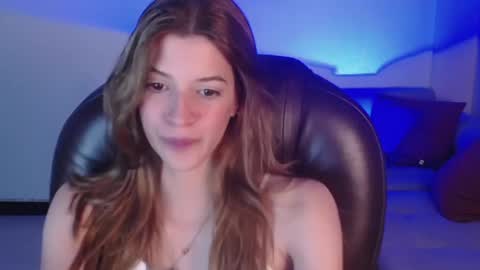 Snapshot of nora_vennucci chatting on December 31, 2024, 10:23 pm Nora online show from December 31, 2024, 10:23 pm