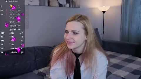 Elina online show from October 28, 2025, 10:30 am