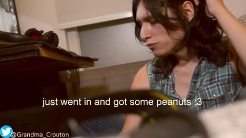 Snapshot of noreallyilikepeanuts chatting on March 11, 2025, 3:48 am Ariane online show from March 11, 2025, 3:48 am