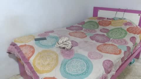 noreno9159 online show from April 18, 2026, 3:32 am