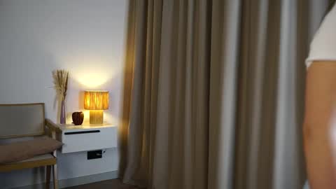 Lina online show from November 25, 2025, 6:41 pm