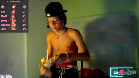 Snapshot of not_hoffman chatting on December 12, 2024, 4:43 pm HOFFMAN online show from December 12, 2024, 4:43 pm