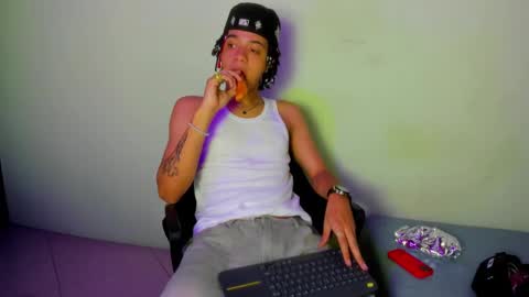 Snapshot of not_hoffman chatting on February 7, 2025, 1:32 pm HOFFMAN online show from February 7, 2025, 1:32 pm