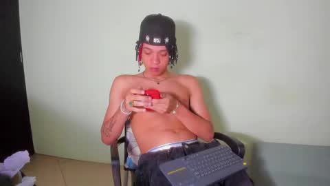 Snapshot of not_hoffman chatting on February 17, 2025, 1:21 pm HOFFMAN online show from February 17, 2025, 1:21 pm