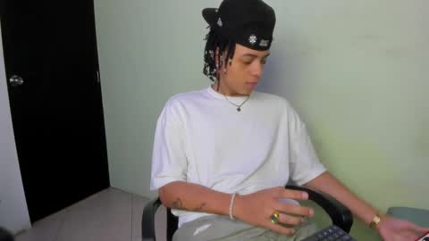 Snapshot of not_hoffman chatting on March 1, 2025, 1:18 pm HOFFMAN online show from March 1, 2025, 1:18 pm