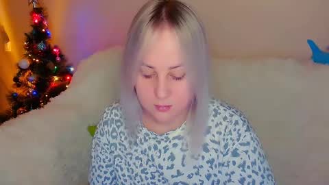 Snapshot of not_nakedcat chatting on December 19, 2024, 2:35 pm hi glad to chat online show from December 19, 2024, 2:35 pm