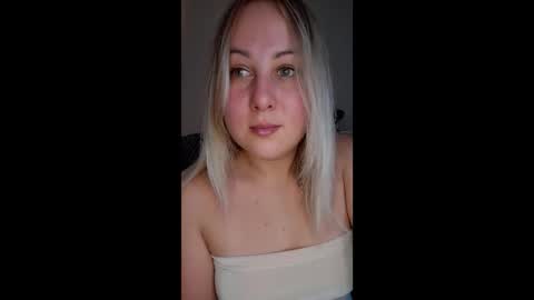 Snapshot of not_nakedcat chatting on September 26, 2025, 5:44 am hi glad to chat online show from September 26, 2025, 5:44 am