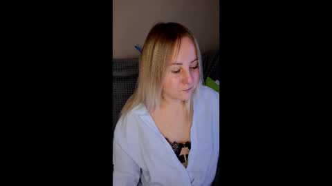 Snapshot of not_nakedcat chatting on October 9, 2025, 6:33 am hi glad to chat online show from October 9, 2025, 6:33 am