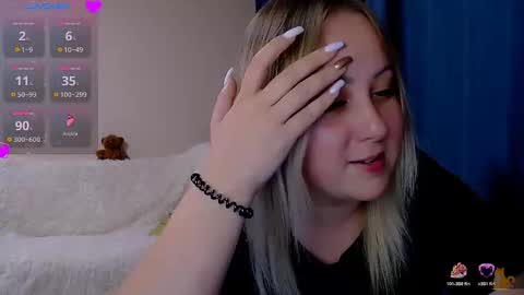 Snapshot of not_nakedcat chatting on November 21, 2025, 6:17 pm hi glad to chat online show from November 21, 2025, 6:17 pm