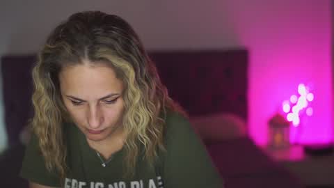 Tina online show from January 3, 2025, 2:32 am