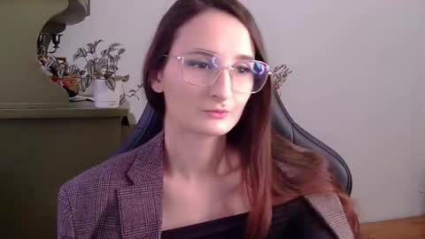 nova_mystic online show from October 11, 2025, 7:40 am