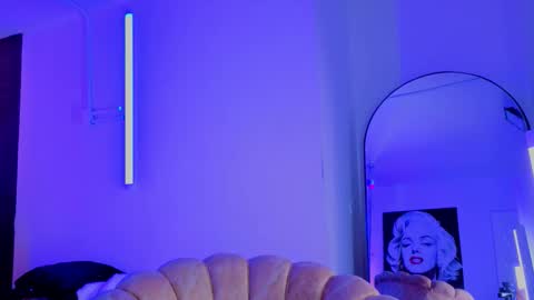 Nova Salvatore online show from March 18, 2026, 1:31 am