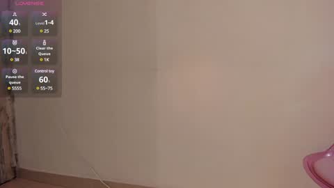 Snapshot of nova_swan chatting on February 3, 2025, 10:43 pm NOVA online show from February 3, 2025, 10:43 pm