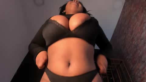 Snapshot of nova_swan chatting on February 27, 2025, 7:47 pm NOVA online show from February 27, 2025, 7:47 pm