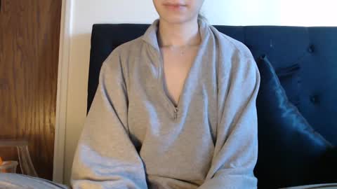 Snapshot of novafrey chatting on January 4, 2025, 6:19 pm Olivia online show from January 4, 2025, 6:19 pm