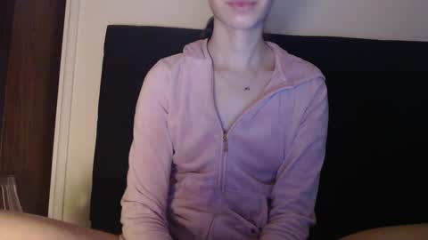 Snapshot of novafrey chatting on January 12, 2025, 10:43 pm Olivia online show from January 12, 2025, 10:43 pm