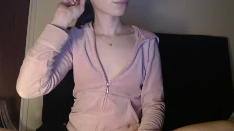 Snapshot of novafrey chatting on January 13, 2025, 3:23 am Olivia online show from January 13, 2025, 3:23 am