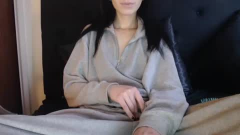 Snapshot of novafrey chatting on October 28, 2025, 1:47 pm Olivia online show from October 28, 2025, 1:47 pm