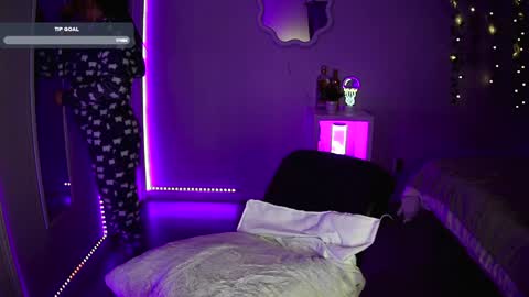 novahh_syxxx online show from January 18, 2025, 11:43 am