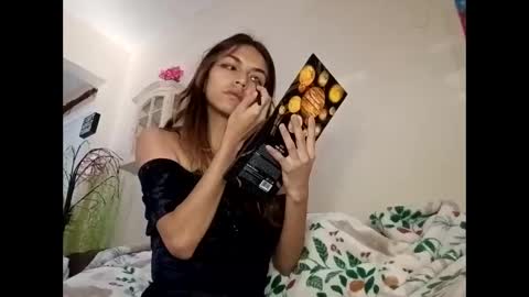 novalovelle online show from November 30, 2025, 6:01 pm