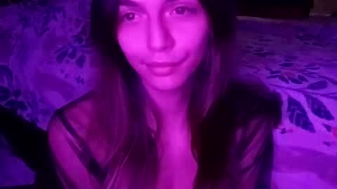 novalovelle online show from February 16, 2026, 3:46 am