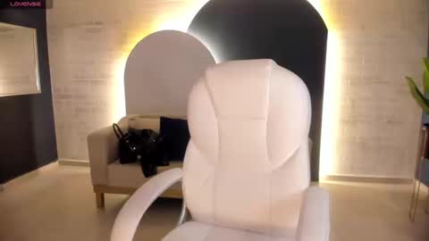 Nova online show from September 10, 2025, 8:20 pm