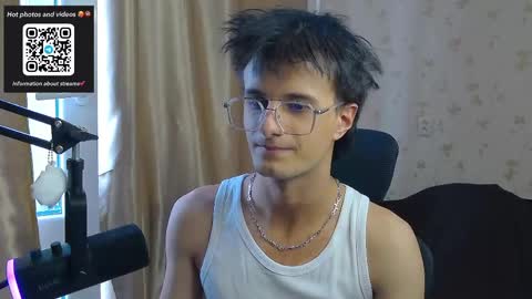 Snapshot of nuar_x chatting on April 19, 2026, 1:43 pm Nuar X online show from April 19, 2026, 1:43 pm
