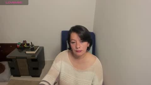 Snapshot of nuit_rose chatting on September 25, 2025, 1:53 am nuit_rose online show from September 25, 2025, 1:53 am