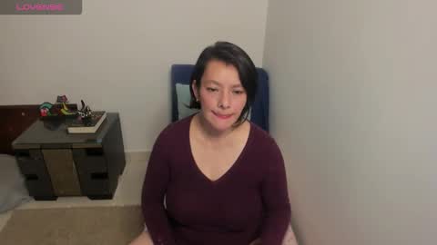 Snapshot of nuit_rose chatting on September 27, 2025, 2:05 am nuit_rose online show from September 27, 2025, 2:05 am