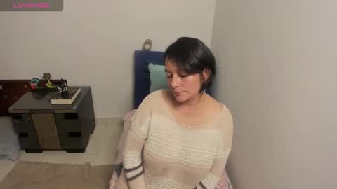 Snapshot of nuit_rose chatting on September 30, 2025, 1:43 am nuit_rose online show from September 30, 2025, 1:43 am