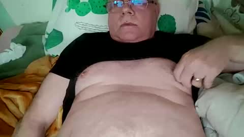 nukiss online show from March 6, 2025, 1:35 pm