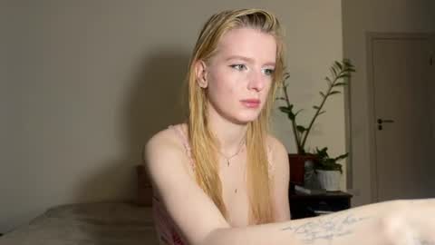 nura_foxx online show from June 21, 2026, 12:46 am
