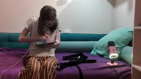 Nuttyowo online show from April 26, 2026, 6:16 pm