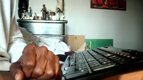 Snapshot of nyakuti chatting on December 19, 2024, 6:23 pm KN online show from December 19, 2024, 6:23 pm