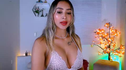 Nycole online show from December 21, 2024, 2:09 am