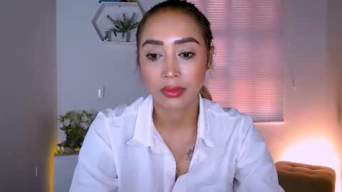 Nycole online show from January 27, 2025, 12:16 pm