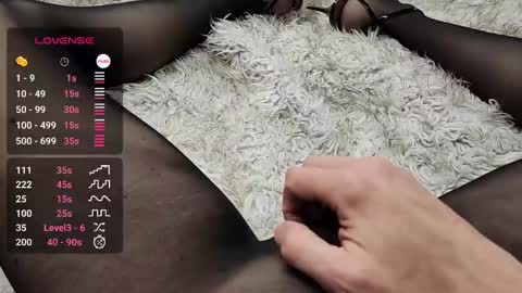 Nylon Italian online show from February 3, 2025, 5:29 am