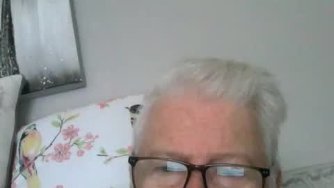 Snapshot of nylonlegs69 chatting on September 18, 2025, 11:01 am stockings suspenders mad online show from September 18, 2025, 11:01 am