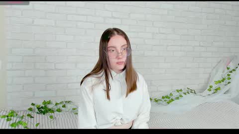 Kat online show from November 3, 2025, 5:47 pm