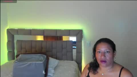 nyomi browm online show from October 1, 2025, 9:15 am