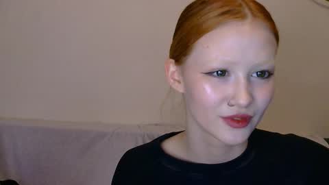 nyra_thira online show from October 26, 2025, 8:26 pm