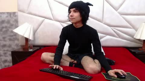nyx_and_arian online show from May 8, 2026, 2:39 am
