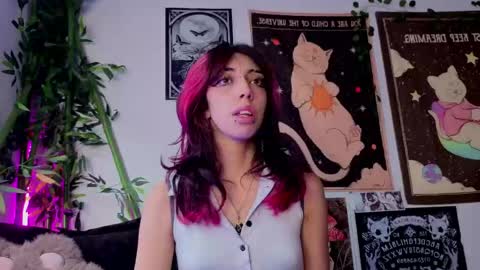 Snapshot of nyx_nayla chatting on May 4, 2026, 10:28 pm online show from May 4, 2026, 10:28 pm