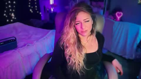 nyxxen online show from April 11, 2026, 12:37 am