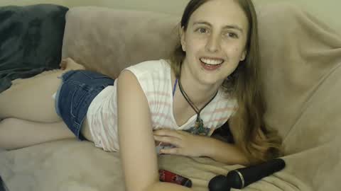 Snapshot of nzplaytime chatting on February 9, 2025, 3:43 am Stef Derek online show from February 9, 2025, 3:43 am