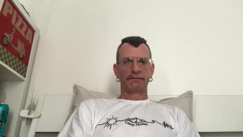 Snapshot of o_johnny_deep_o chatting on February 25, 2026, 12:04 pm Jonathan Deep online show from February 25, 2026, 12:04 pm