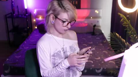 Moonlight online show from April 25, 2026, 9:01 am